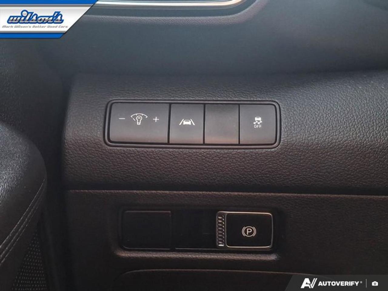 2022 Hyundai Santa Fe Preferred AWD | Heated Seats + Steering | Remote Start | Adaptive Cruise | Carplay | and More ! Photo