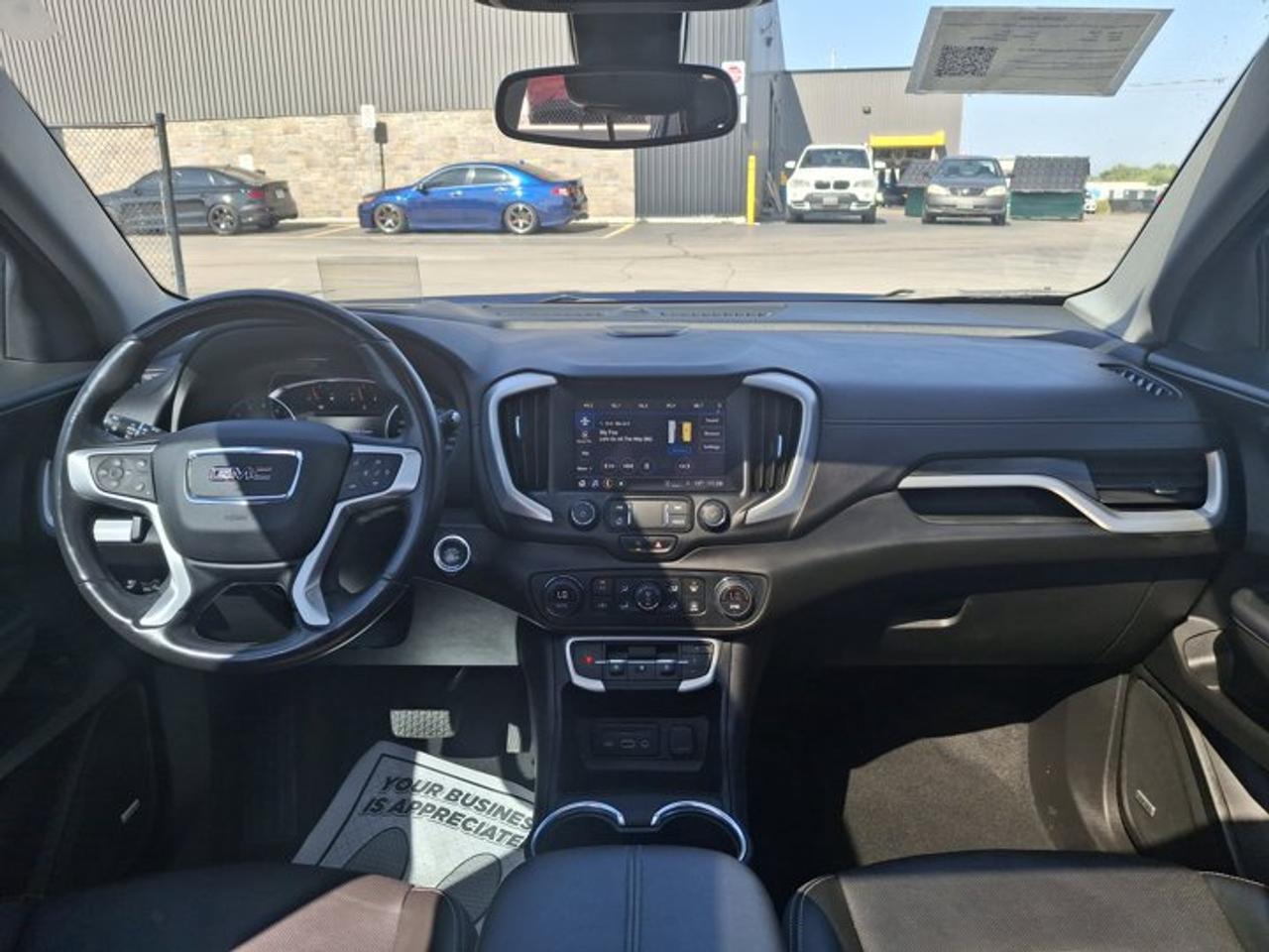 2022 GMC Terrain SLT AWD | Leather | Pano Roof | Navi | Bose Audio | Power Liftgate | Remote Start | and More ! Photo