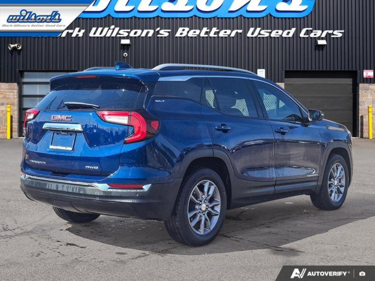2022 GMC Terrain SLT AWD | Leather | Pano Roof | Navi | Bose Audio | Power Liftgate | Remote Start | and More ! Photo4