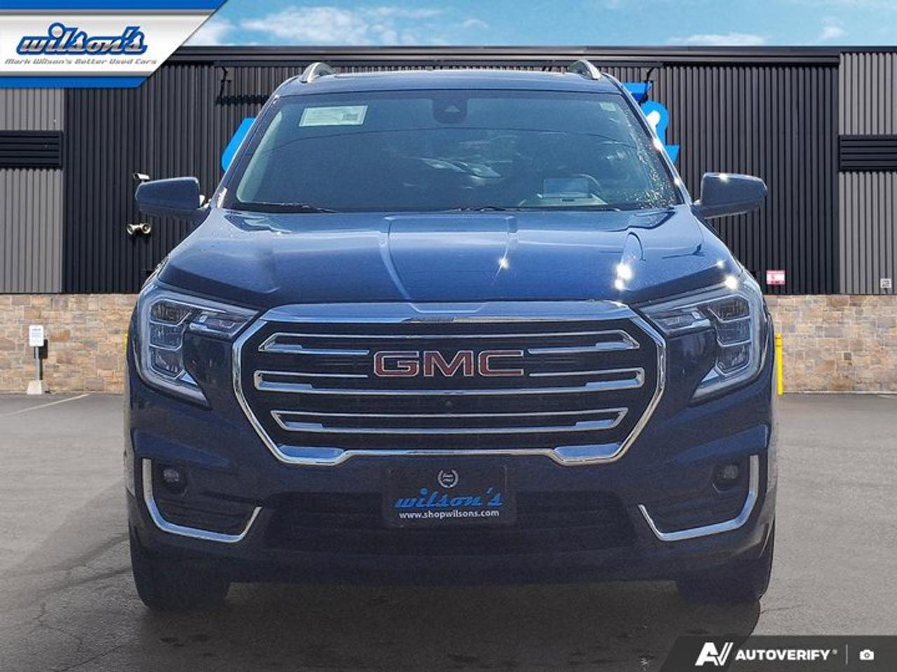 2022 GMC Terrain SLT AWD | Leather | Pano Roof | Navi | Bose Audio | Power Liftgate | Remote Start | and More ! Photo