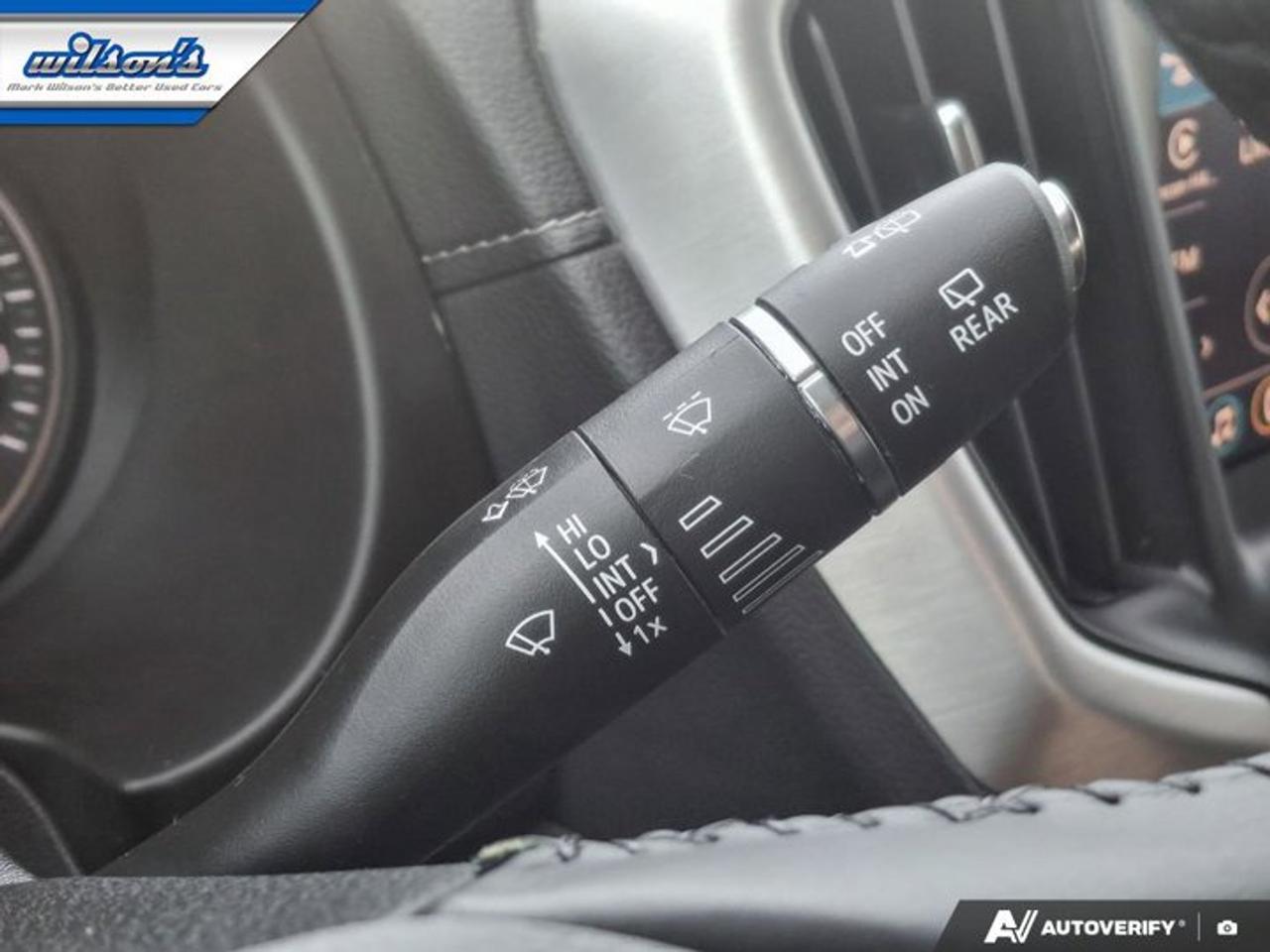 2022 GMC Terrain SLT AWD | Leather | Pano Roof | Navi | Bose Audio | Power Liftgate | Remote Start | and More ! Photo