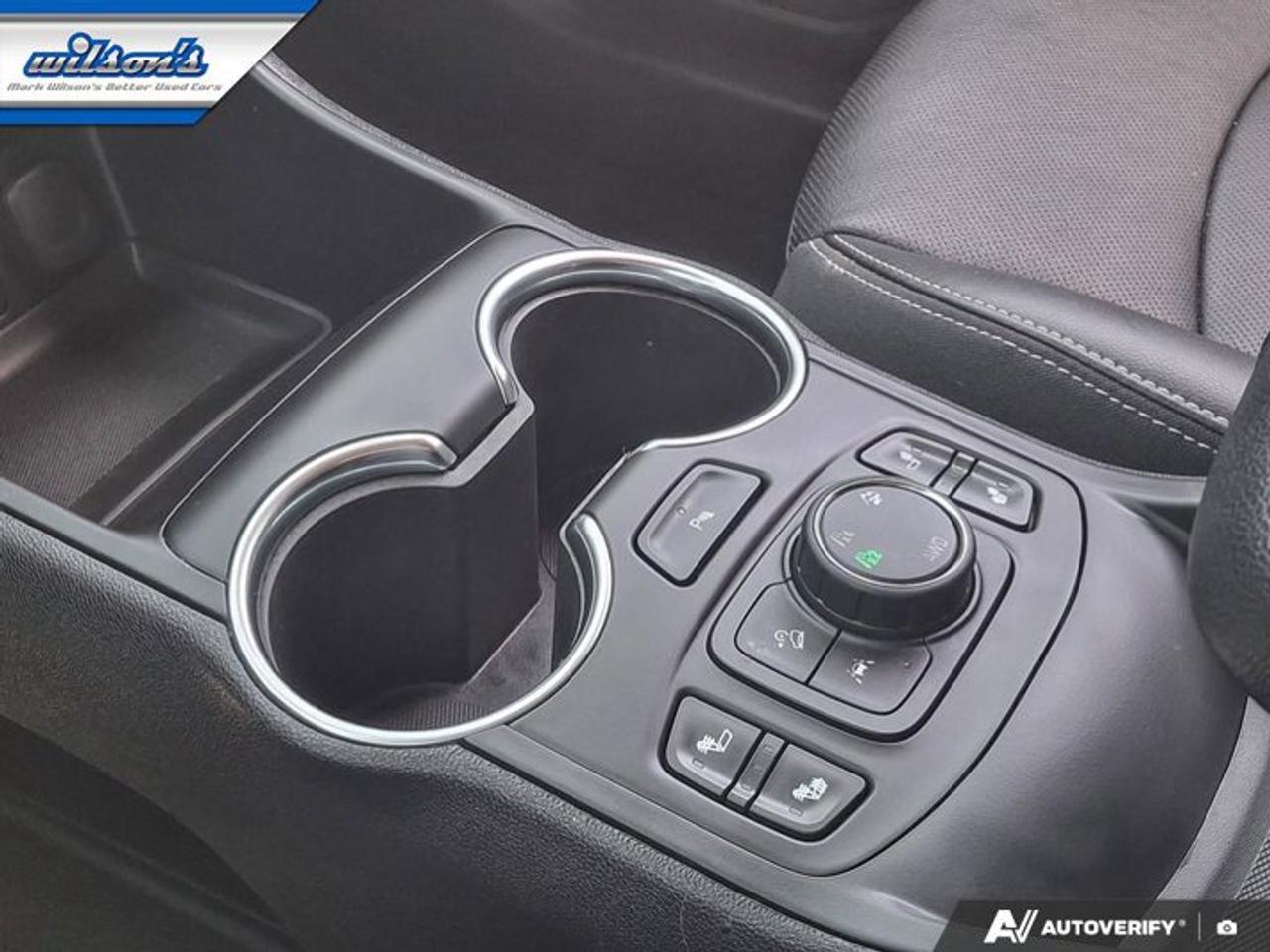 2022 GMC Terrain SLT AWD | Leather | Pano Roof | Navi | Bose Audio | Power Liftgate | Remote Start | and More ! Photo