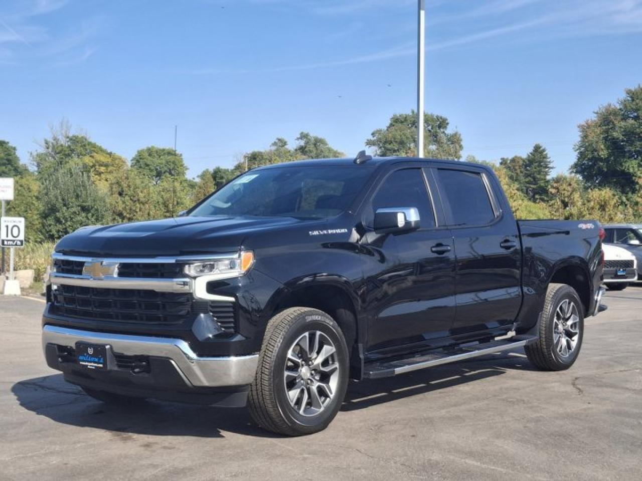 Used 2023 Chevrolet Silverado 1500 LT True North Edition | Crew | 4X4 | 5.3L | Safety Pkg | Heated Steering + Bucket Seats | and More ! for sale in Guelph, ON