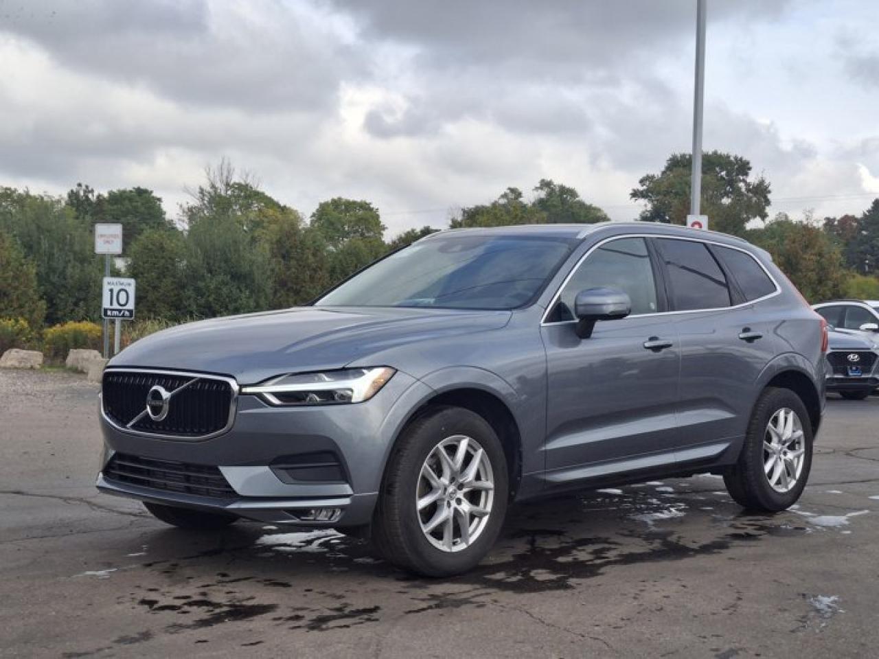 Used 2021 Volvo XC60 Momentum AWD | Leather | Sunroof | Heated Seats | Rear Camera | Bluetooth and More ! for sale in Guelph, ON