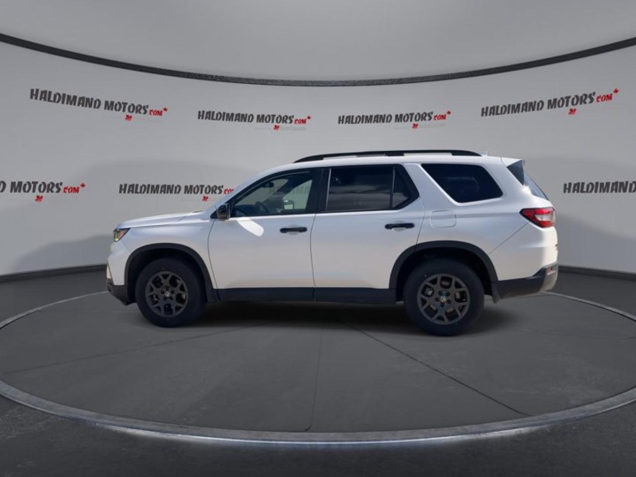 2023 Honda Pilot TrailSport AWD | 2nd Row Captain Seats | Heated Seats Photo4