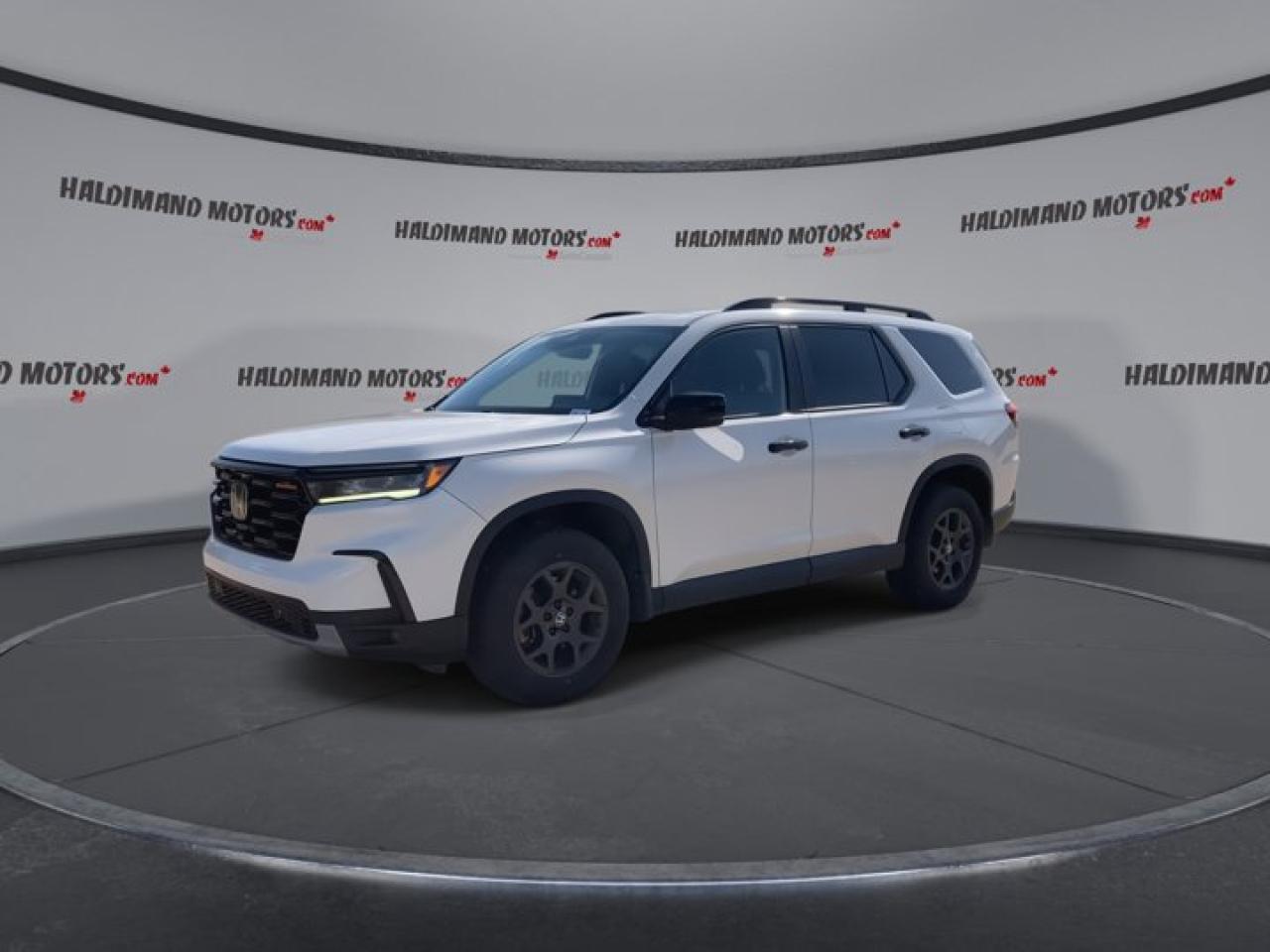 2023 Honda Pilot TrailSport AWD | 2nd Row Captain Seats | Heated Seats Photo3