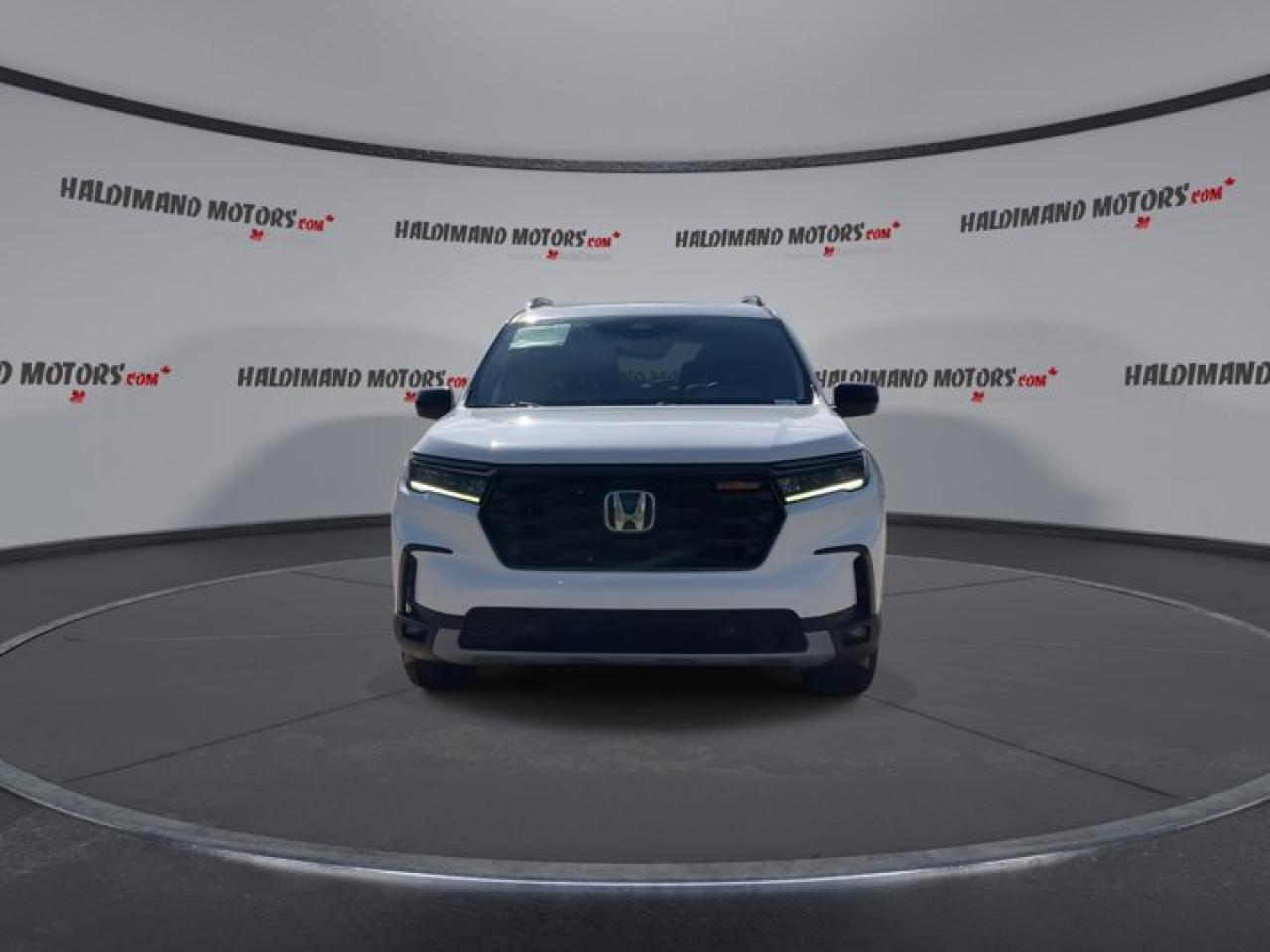 2023 Honda Pilot TrailSport AWD | 2nd Row Captain Seats | Heated Seats Photo2