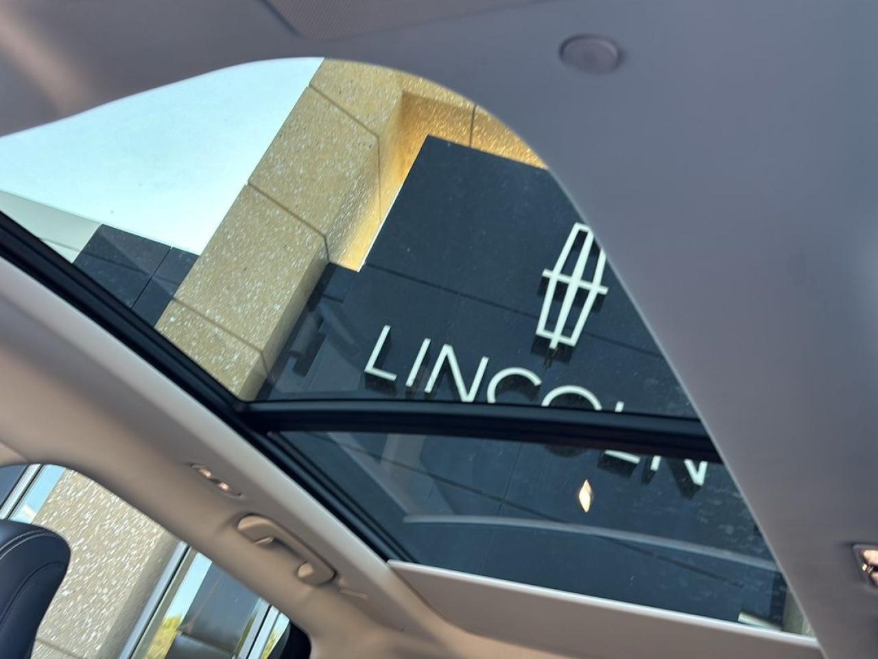 2025 Lincoln Nautilus RESERVE, AWD, 2L HYBRID, TOP TRIM 203A PACKAGE! Photo