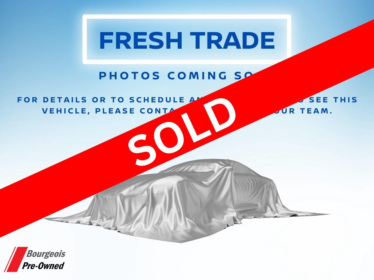 Used 2015 Toyota Camry 4dr Sdn V6 Auto XLE (SE) for sale in Midland, ON