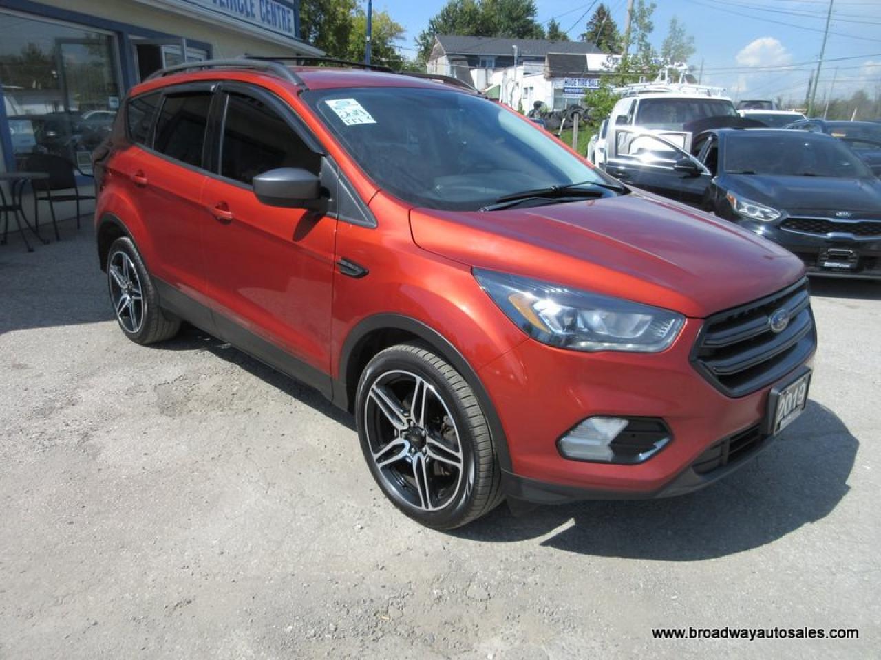 2019 Ford Escape FOUR-WHEEL DRIVE SEL-MODEL 5 PASSENGER 1.5L - ECO-BOOST.. NAVIGATION.. LEATHER.. HEATED SEATS.. POWER TAILGATE.. BACK-UP CAMERA.. BLUETOOTH.. Photo4