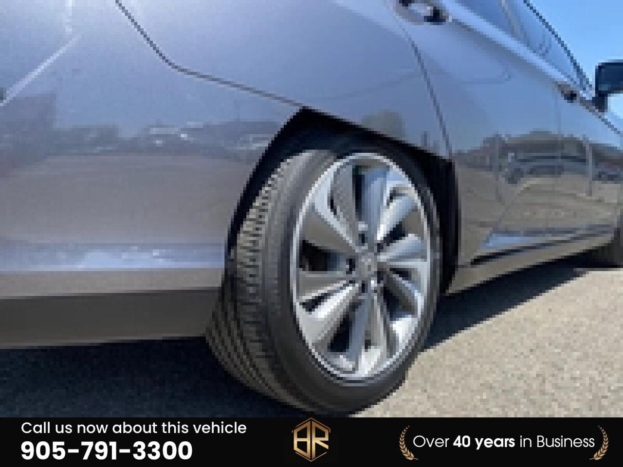 2019 Honda Clarity Plug-In Hybrid | No Accidents Reported Photo