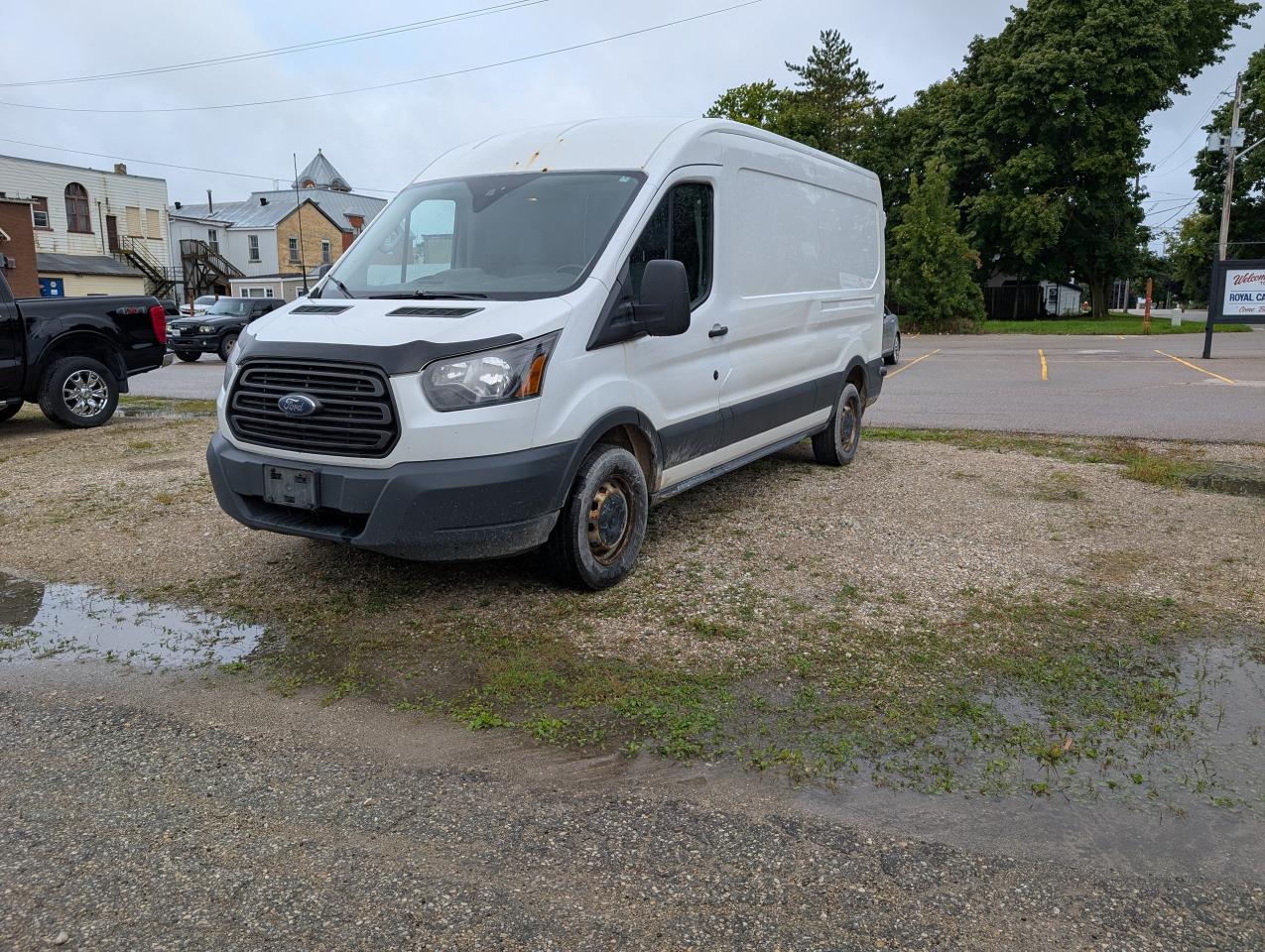 <p>This one owner, accident free trade includes:</p><p>- Air Conditioning<br />- Reverse Camera<br />- AM/FM Stereo<br />- Cruise Control<br />- 3.73 Ratio Limited Slip Rear Axle</p><p dir=ltr><span id=docs-internal-guid-83ff754d-7fff-016a-f672-c6cc61b78317>This vehicle is being sold “as-is,” unfit, not e-tested and is not represented as being in road worthy condition, mechanically sound or maintained at any guaranteed level of quality. The vehicle may not be fit for use as a means of transportation and may require substantial repairs at the purchaser’s expense. It may not be possible to register the vehicle to be driven in its current condition.</span></p><p dir=ltr> </p><p dir=ltr>Family Owned and Operated Since 1966!<br />- CHECK OUT WWW.LESLIEMOTORS.COM FOR OUR COMPLETE INVENTORY!</p><p dir=ltr>- Fully inspected by our Ford-trained technicians<br />- Ford Diamond Award Winner for Customer Satisfaction!!<br />- Hassle free purchase experience dealing with one person only!<br />- Three locations to serve you better in Harriston, Wingham and Walkerton.<br />- Toll Free Number- 1-(833)-357-3460<br />- Please call ahead if youre traveling as our inventory moves between stores </p><p> </p>