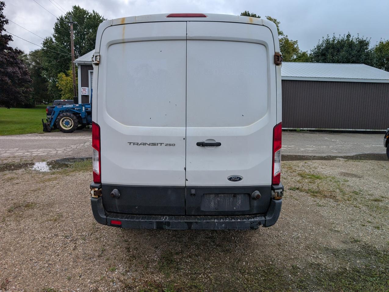 2017 Ford Transit 250 MR VAN Photo2