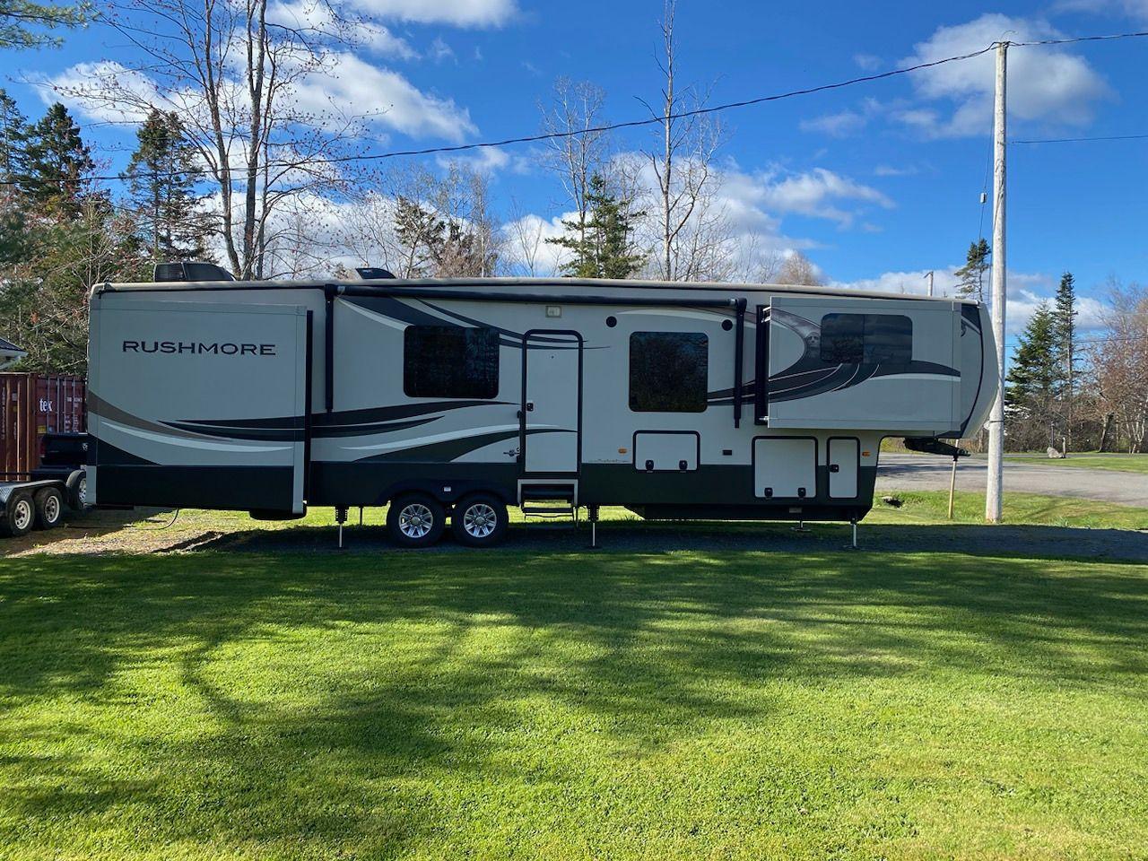 Used 2015 Other TRAILER Rushmore 44 Lincoln for sale in Truro, NS