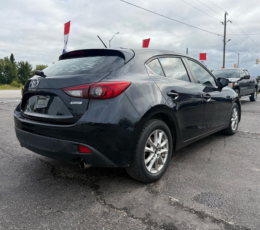 2016 Mazda MAZDA3 GS Photo3