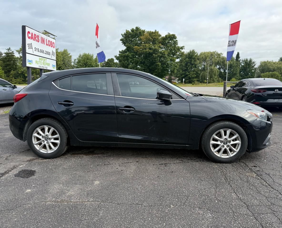 2016 Mazda MAZDA3 GS Photo2