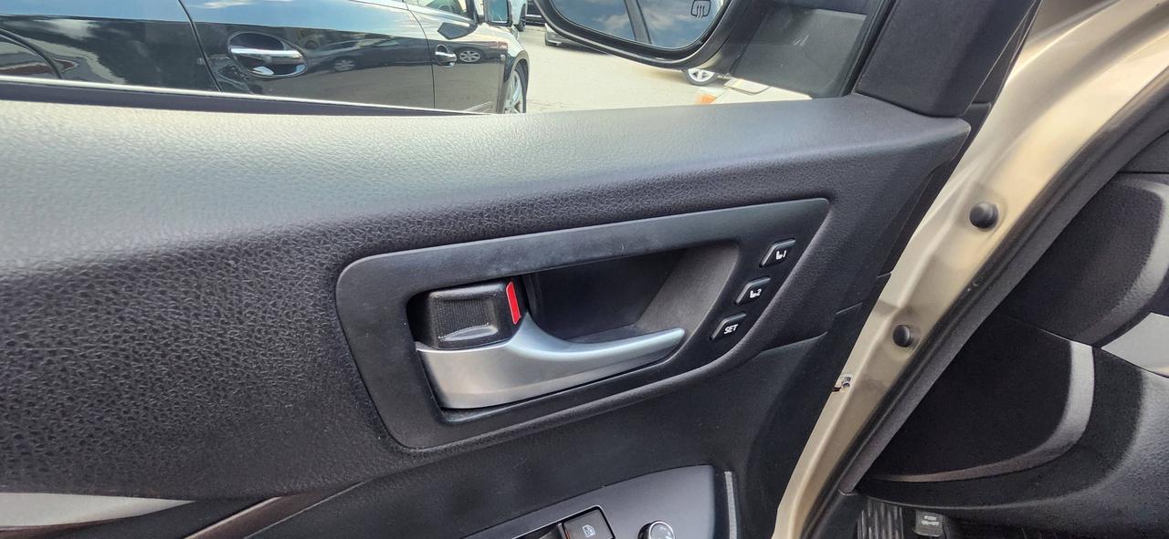 2016 Toyota Highlander AWD 4DR LIMITED Photo