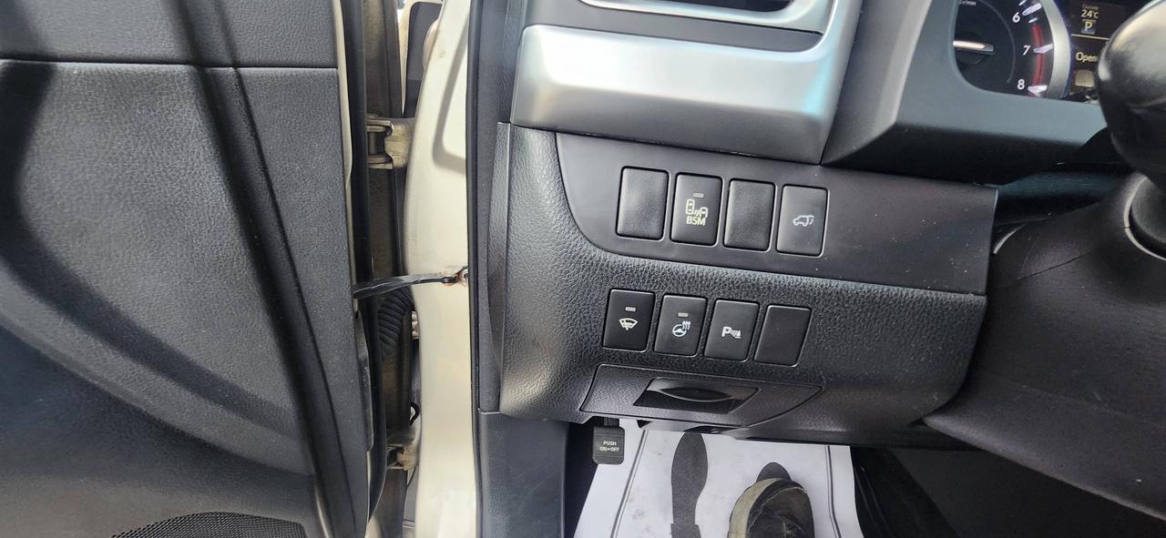 2016 Toyota Highlander AWD 4DR LIMITED Photo