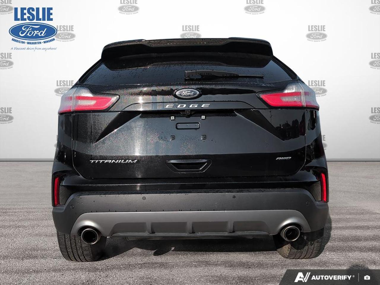 2023 Ford Edge Titanium AWD Photo4