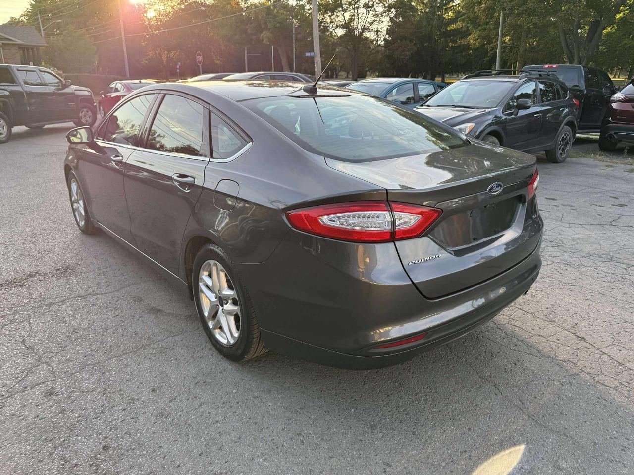 2015 Ford Fusion 4dr Sdn SE FWD - Photo #5