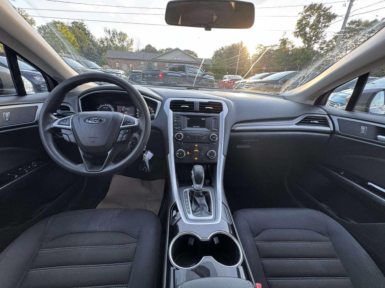 2015 Ford Fusion 4dr Sdn SE FWD - Photo #9