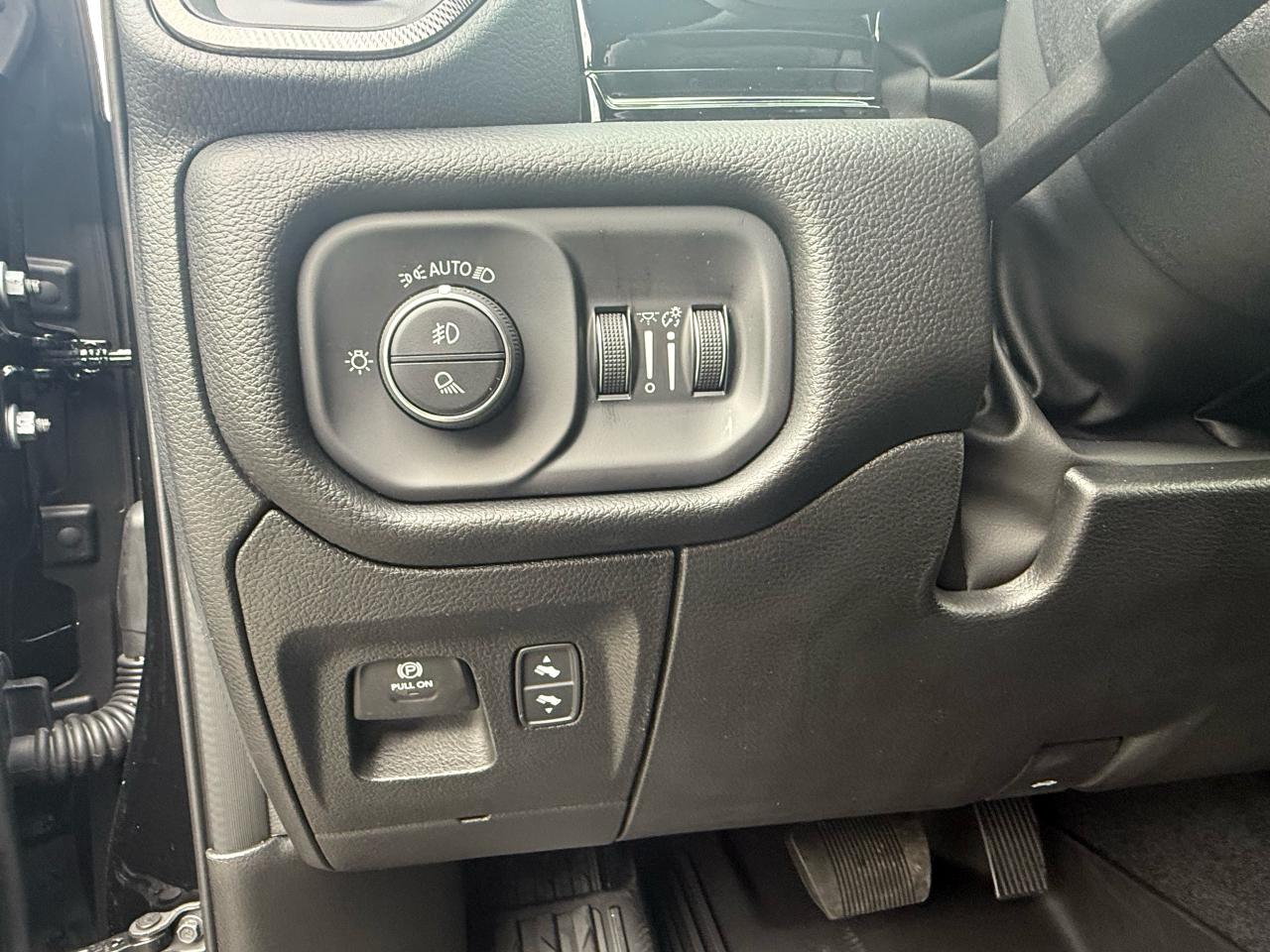 2026 RAM 1500 Rebel 4x4 Crew Cab 5'7" Box Photo36