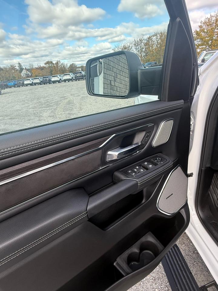 2026 RAM 1500 Laramie 4x4 Crew Cab 5'7" Box Photo11