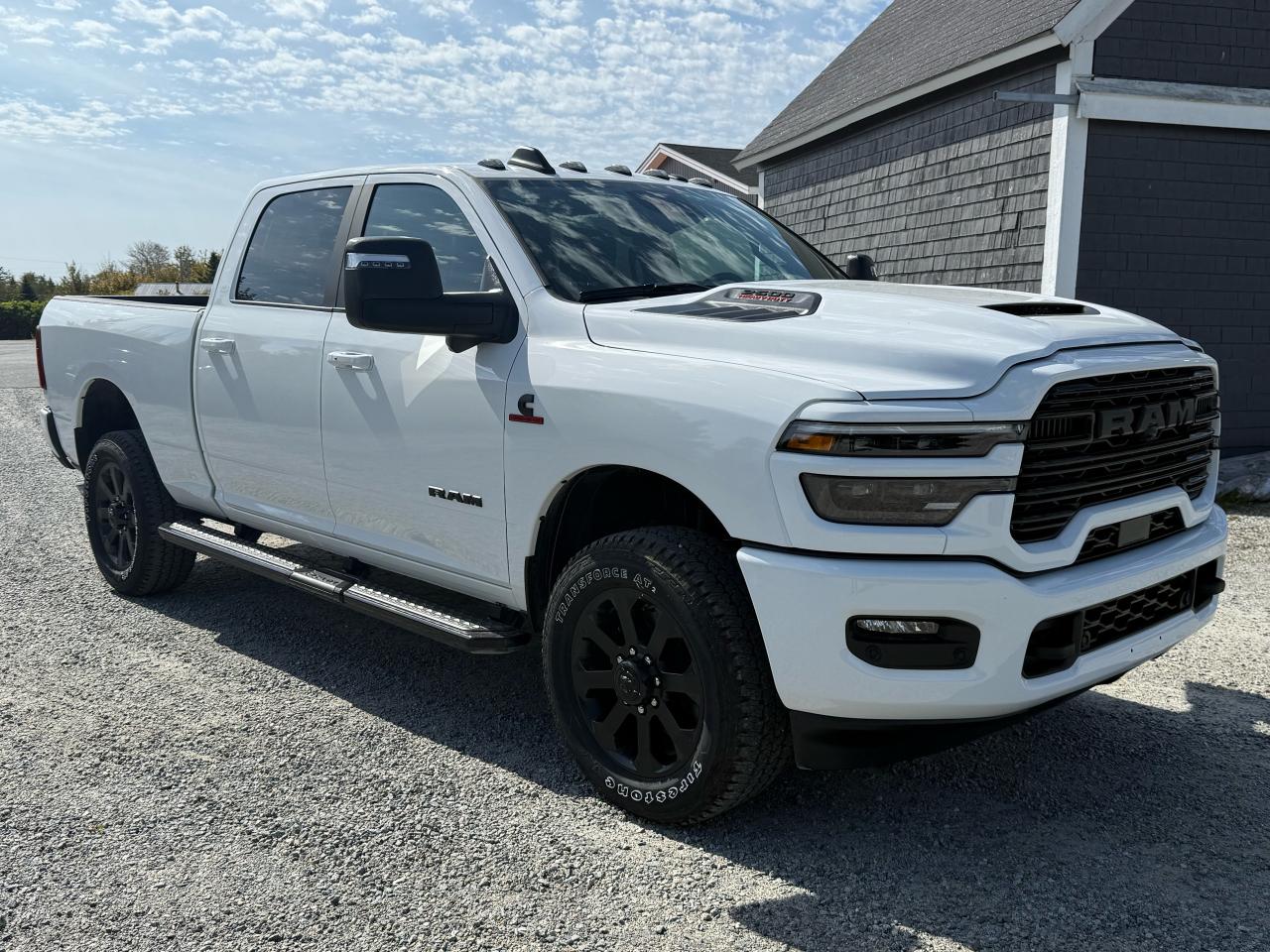 2026 RAM 2500 Laramie 4x4 Crew Cab 6'4" Box Photo3