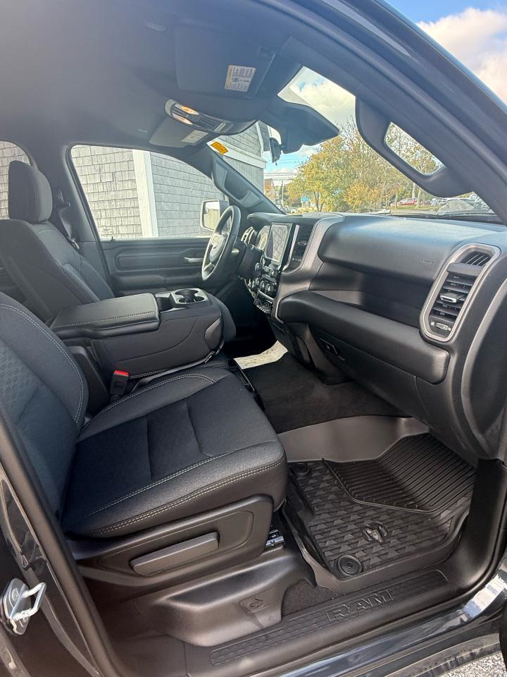 2025 RAM 1500 Tradesman 4x4 Crew Cab 5'7" Box Photo18