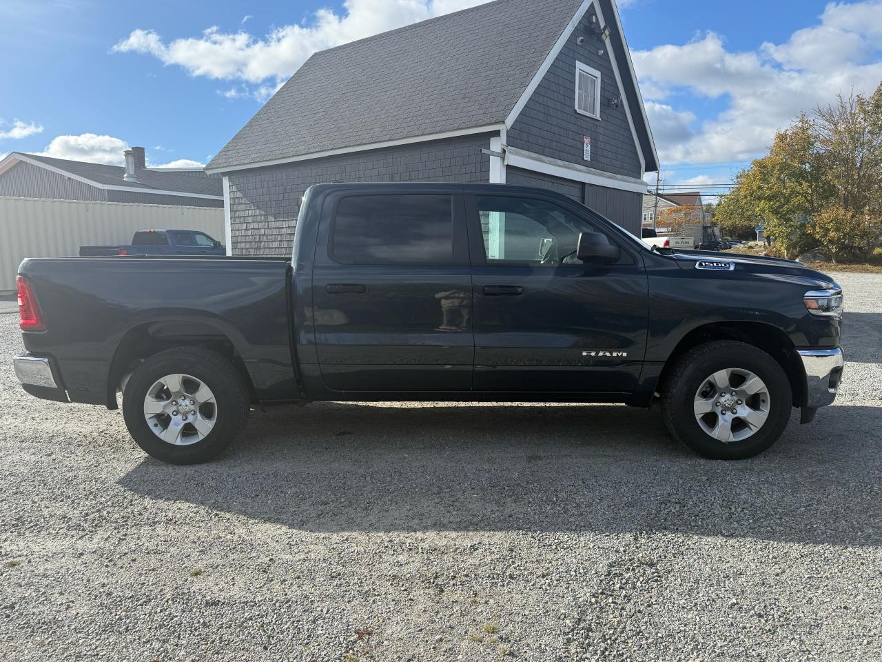 2025 RAM 1500 Tradesman 4x4 Crew Cab 5'7" Box Photo4