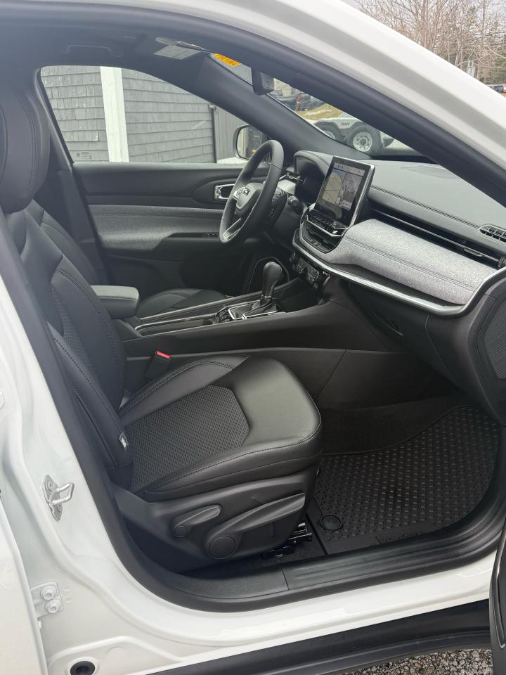 2026 Jeep Compass NORTH 4X4 Photo37