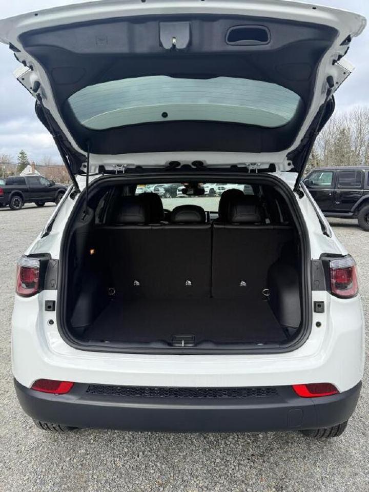 2026 Jeep Compass NORTH Photo