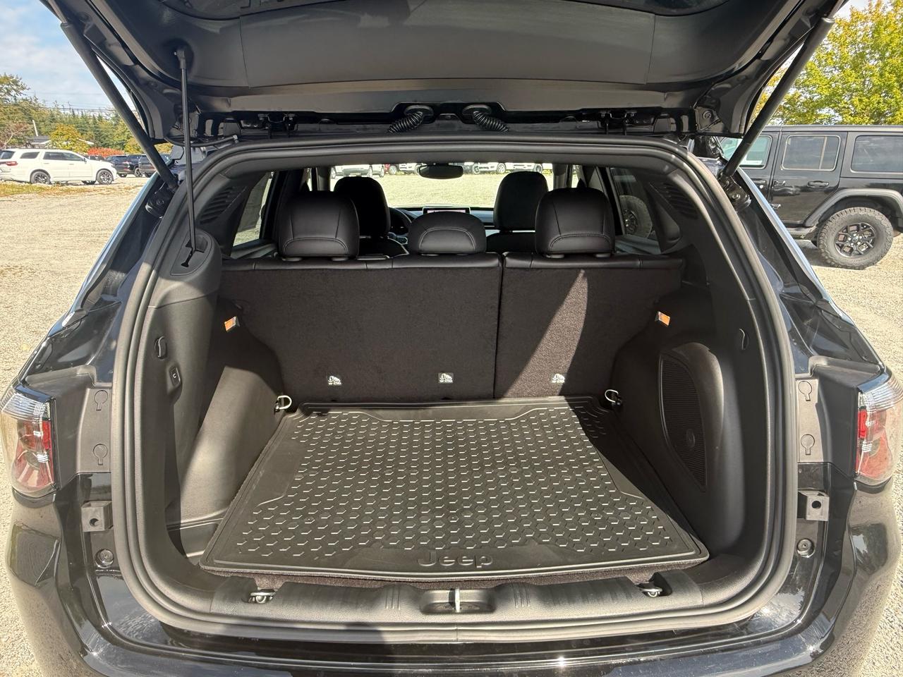 2026 Jeep Compass NORTH Photo