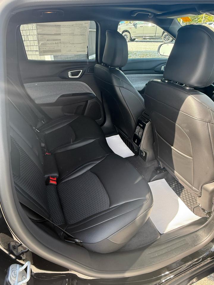 2026 Jeep Compass NORTH Photo
