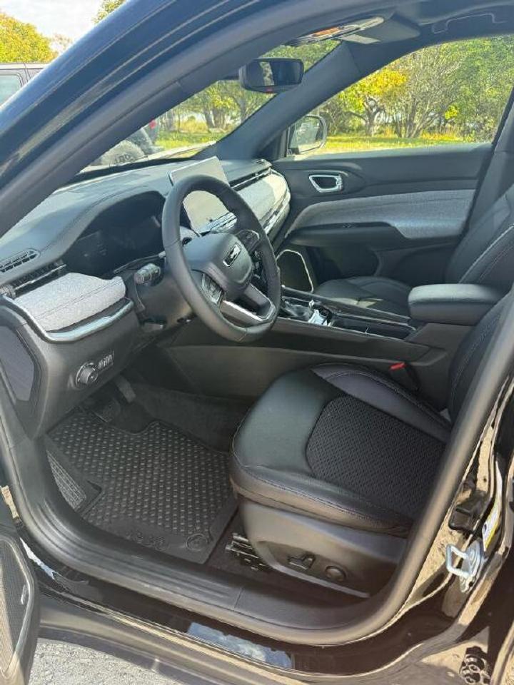 2026 Jeep Compass NORTH Photo