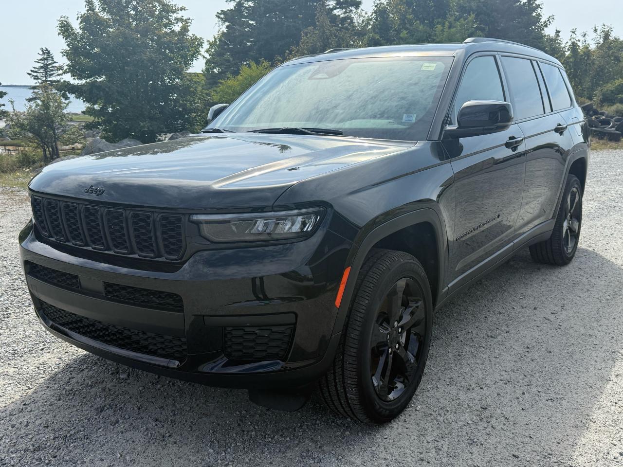 2025 Jeep Grand Cherokee L Altitude 4x4 Photo1