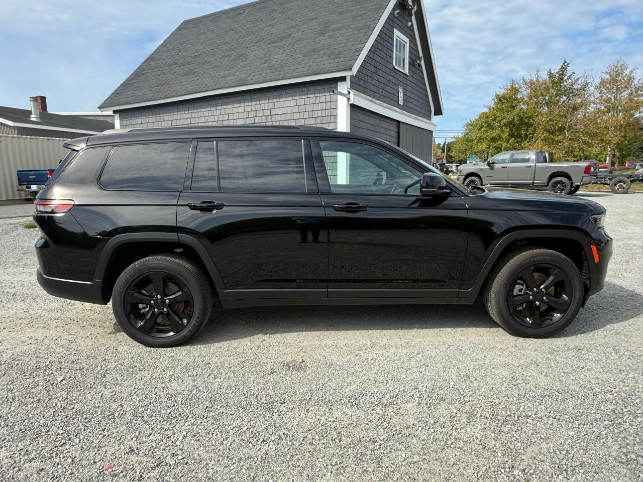 2025 Jeep Grand Cherokee L Altitude 4x4 Photo4