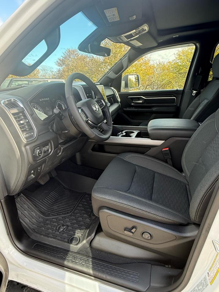 2025 RAM 1500 Big Horn 4x4 Crew Cab 5'7" Box Photo34