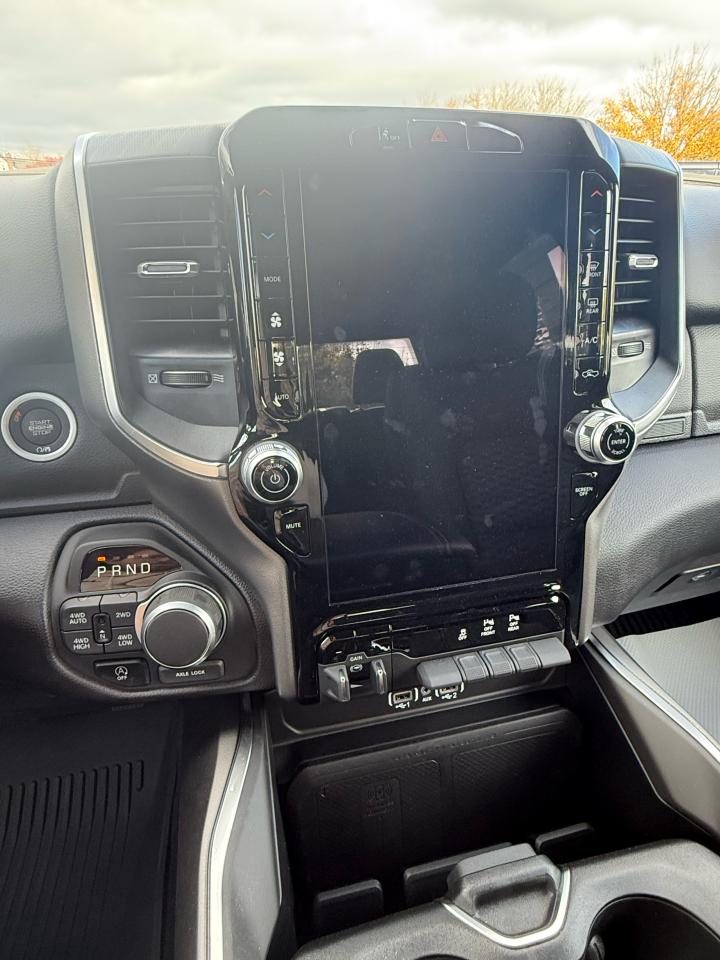 2025 RAM 1500 Big Horn 4x4 Crew Cab 5'7" Box Photo38