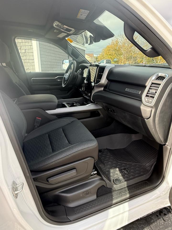 2025 RAM 1500 Big Horn 4x4 Crew Cab 5'7" Box Photo40