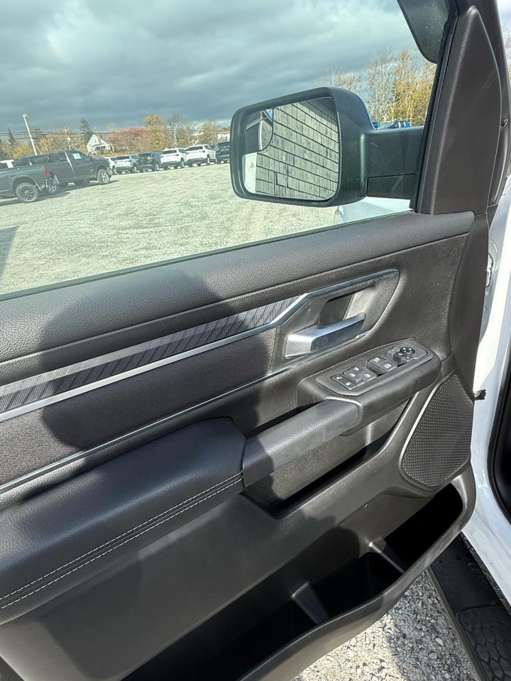 2025 RAM 1500 Big Horn 4x4 Crew Cab 5'7" Box Photo33