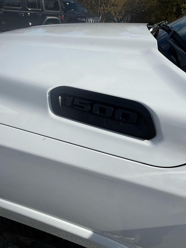 2025 RAM 1500 Big Horn 4x4 Crew Cab 5'7" Box Photo10