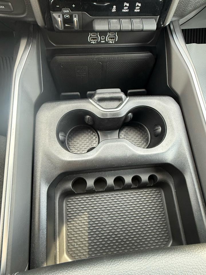 2025 RAM 1500 Big Horn 4x4 Crew Cab 5'7" Box Photo39