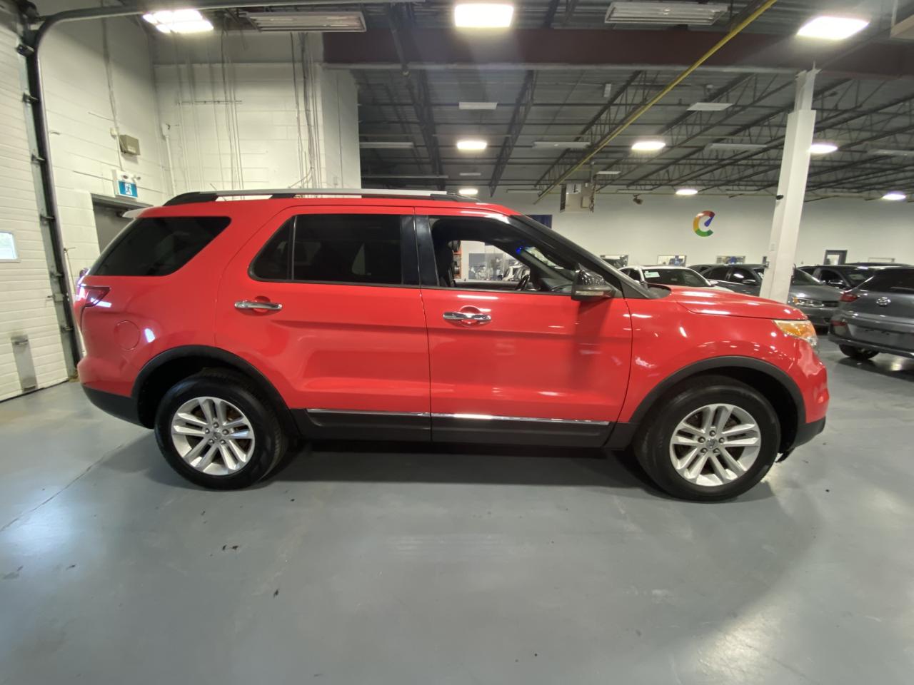 2011 Ford Explorer XLT - Photo #6