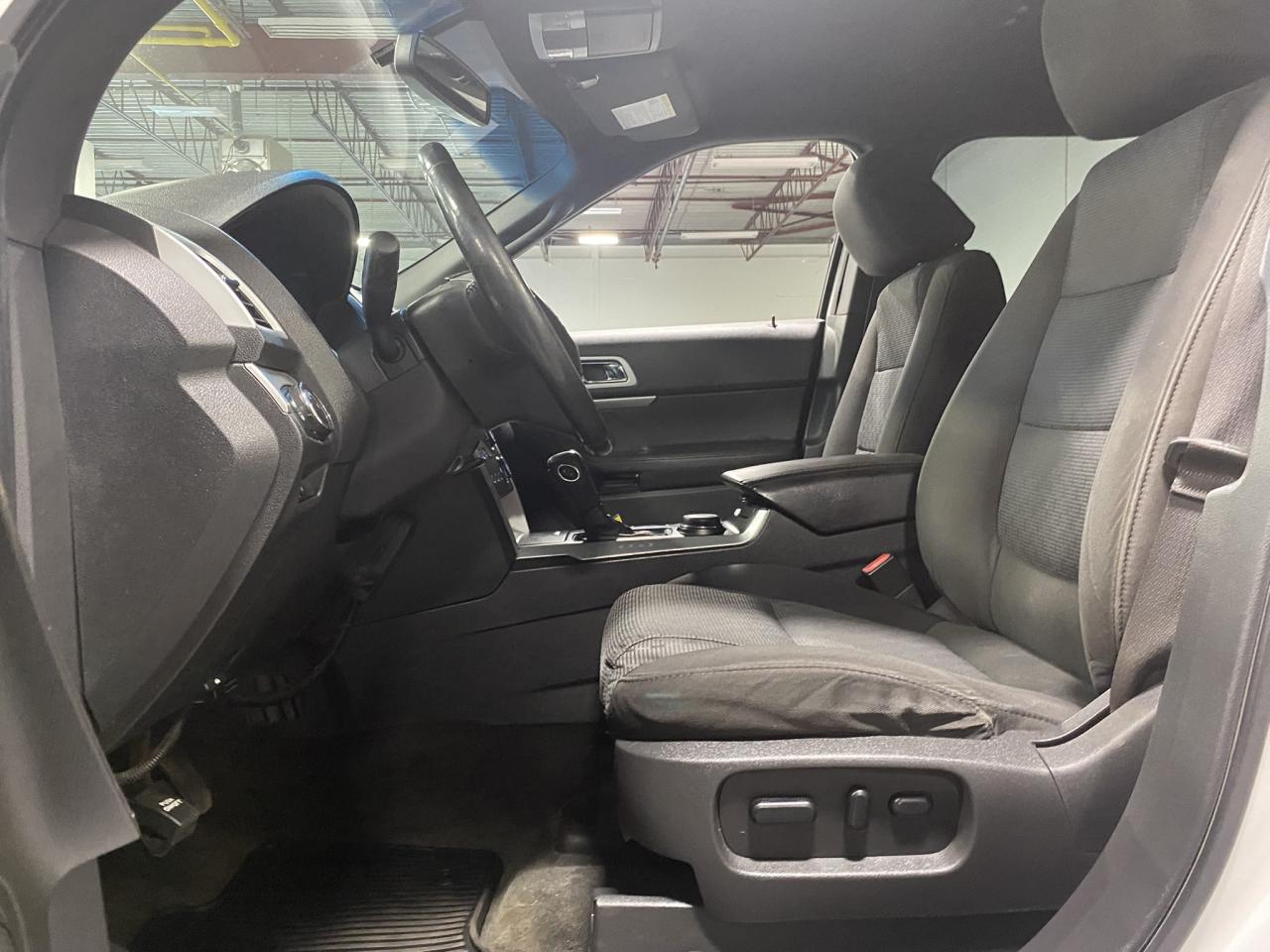 2011 Ford Explorer XLT - Photo #11