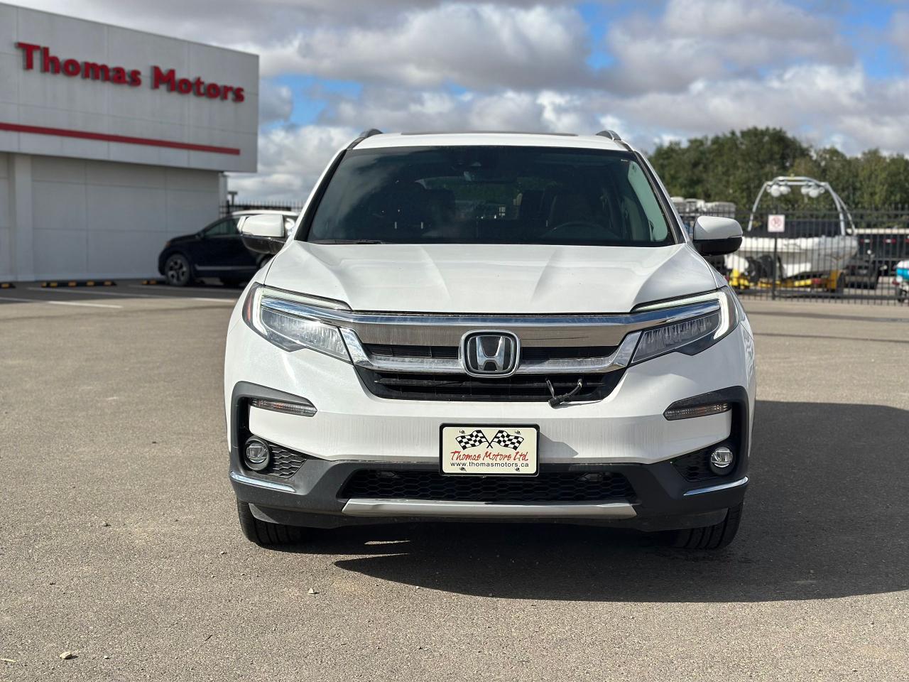 2022 Honda Pilot Touring 7-Passenger AWD Photo1