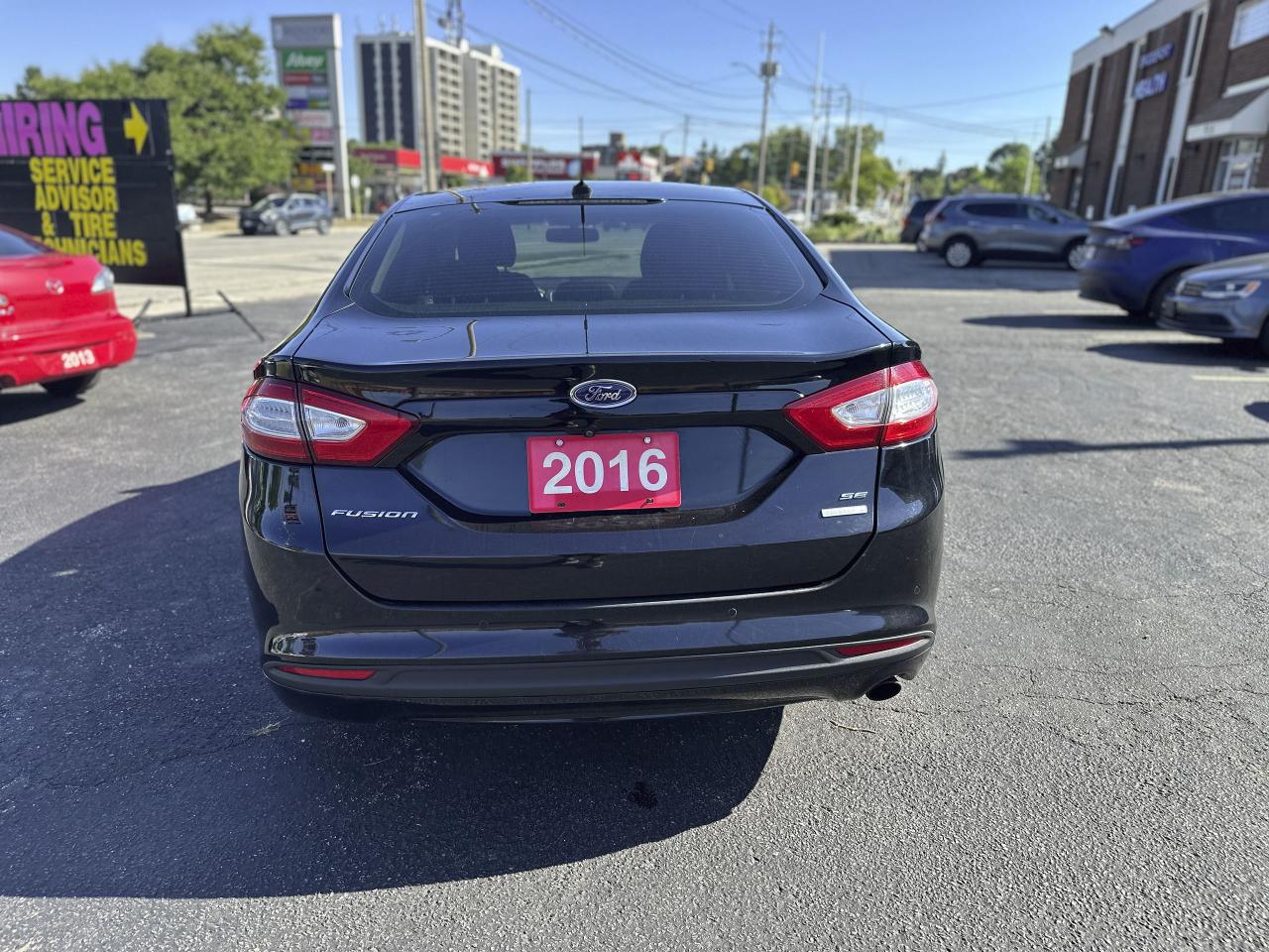2016 Ford Fusion SE - Photo #4