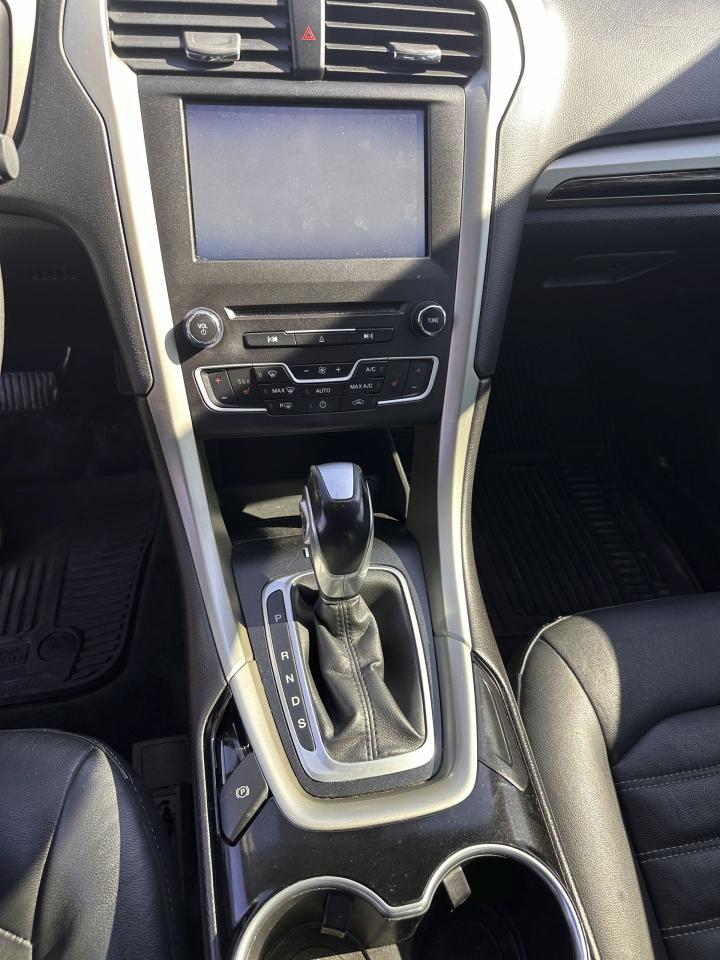 2016 Ford Fusion SE - Photo #9