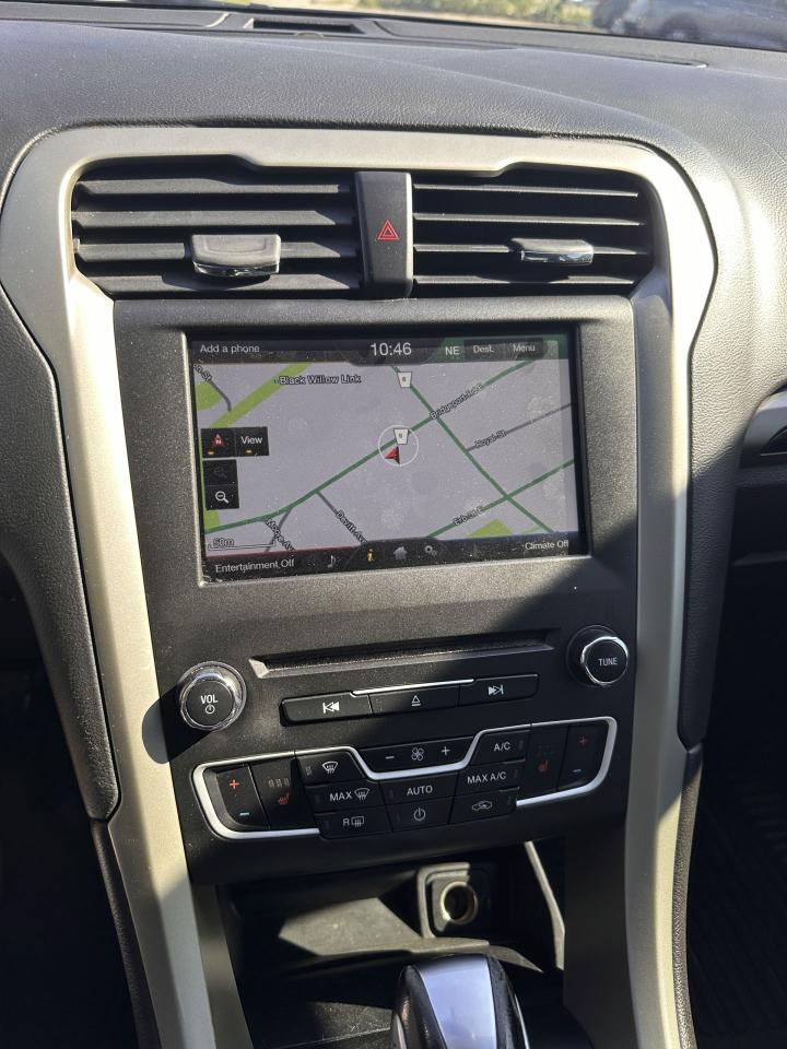 2016 Ford Fusion SE - Photo #10