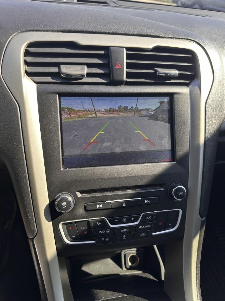 2016 Ford Fusion SE - Photo #11